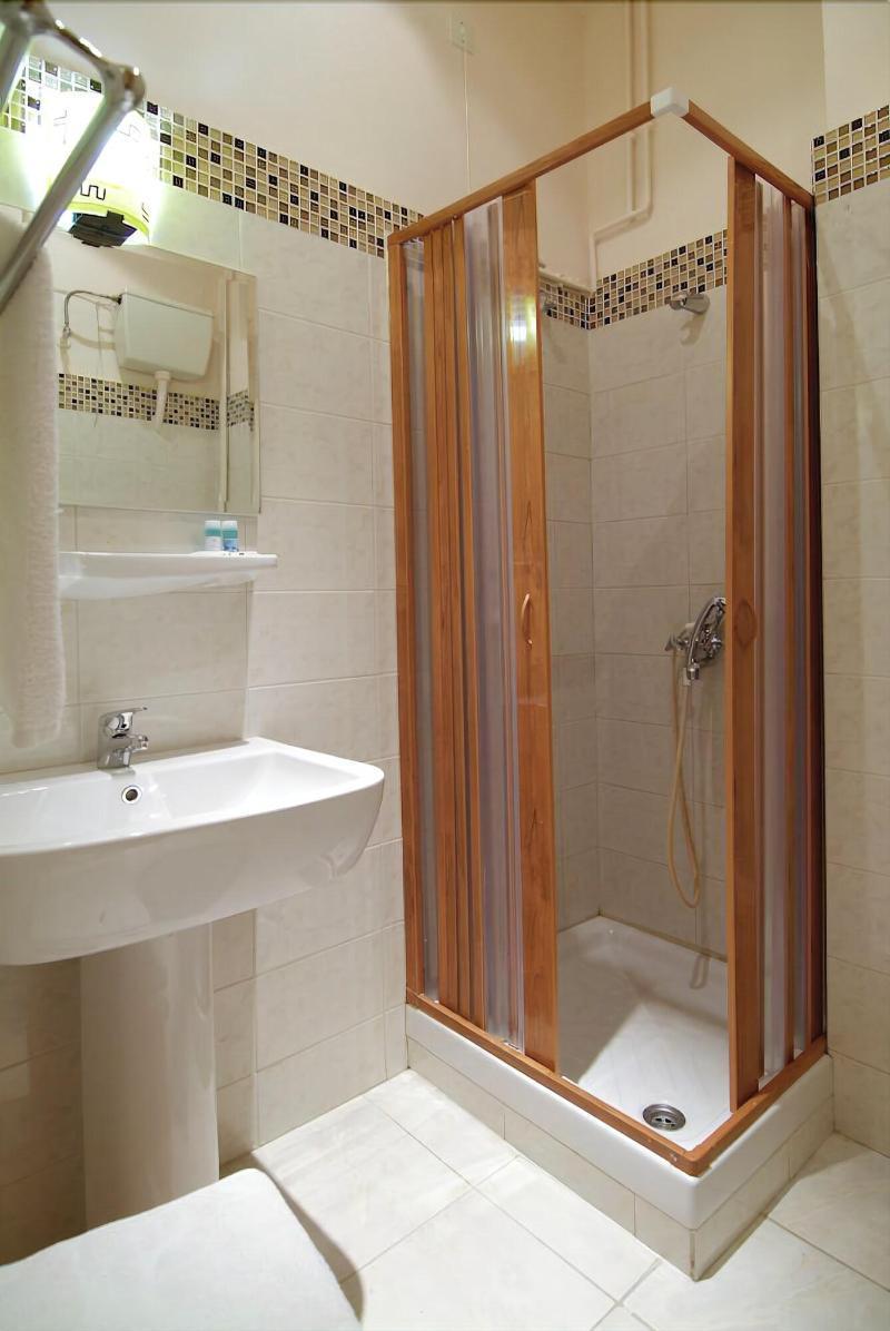 Hotel Varonos Delphi Екстер'єр фото