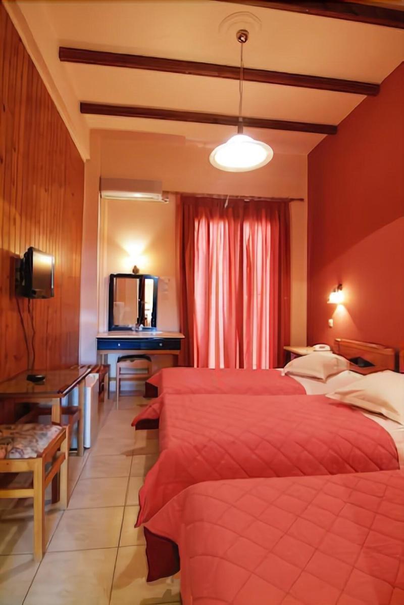 Hotel Varonos Delphi Екстер'єр фото