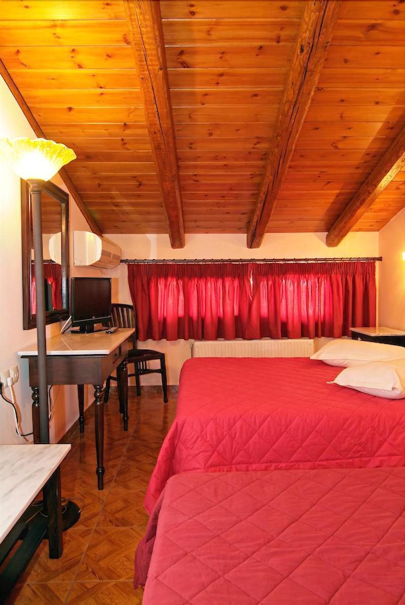 Hotel Varonos Delphi Екстер'єр фото