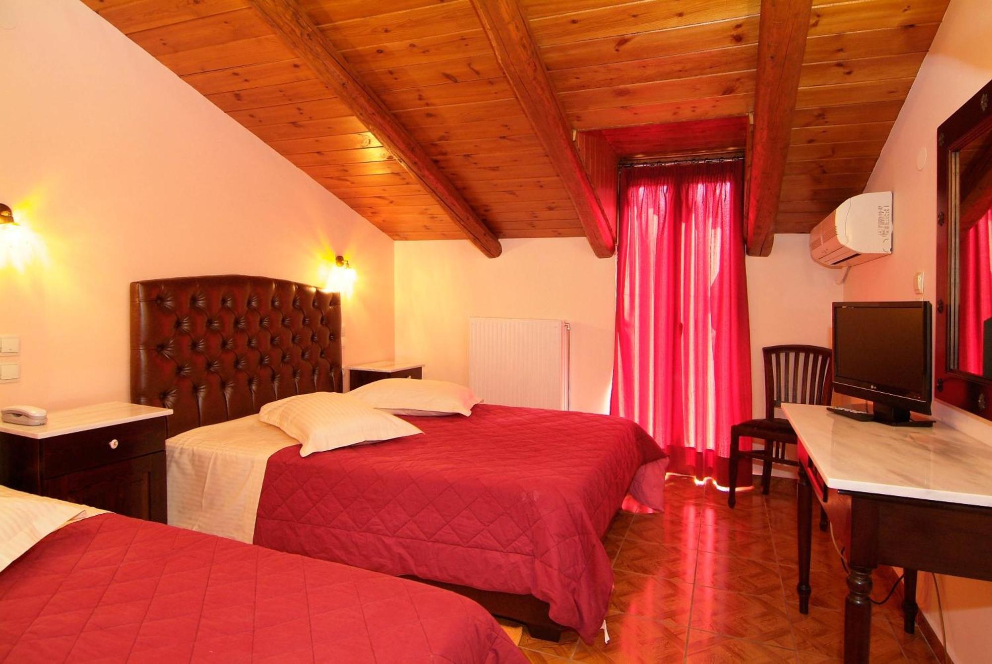 Hotel Varonos Delphi Екстер'єр фото