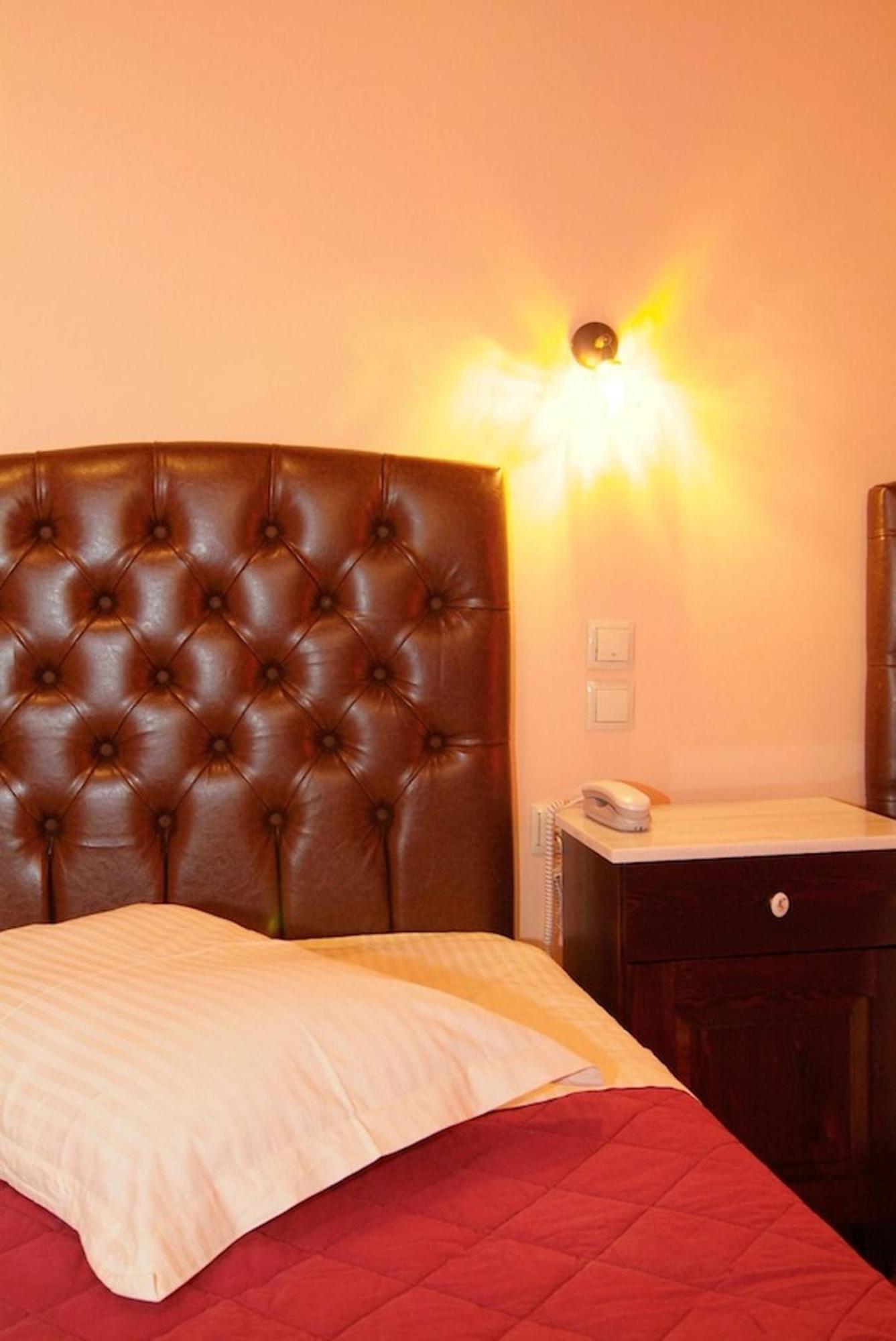 Hotel Varonos Delphi Екстер'єр фото