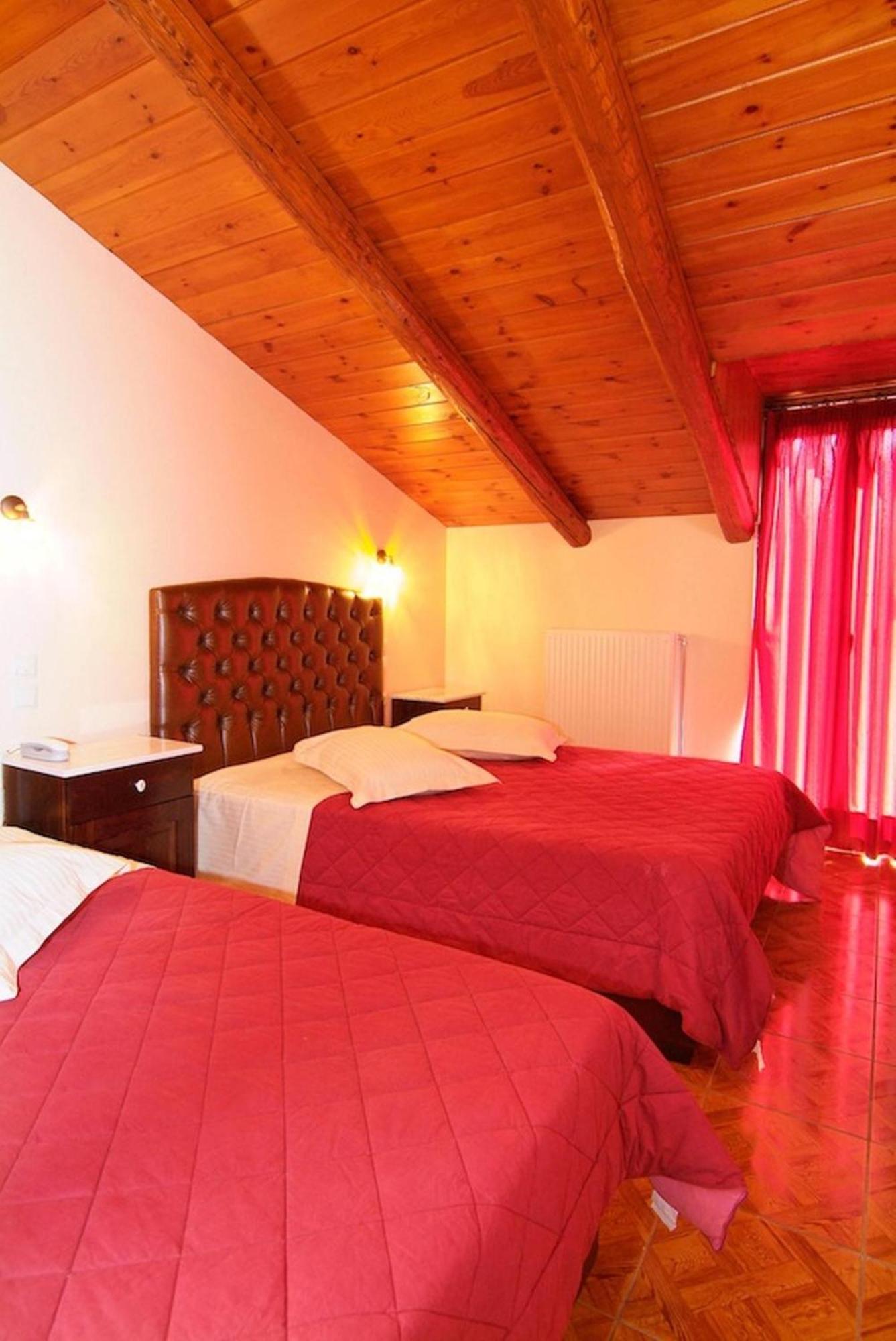 Hotel Varonos Delphi Екстер'єр фото