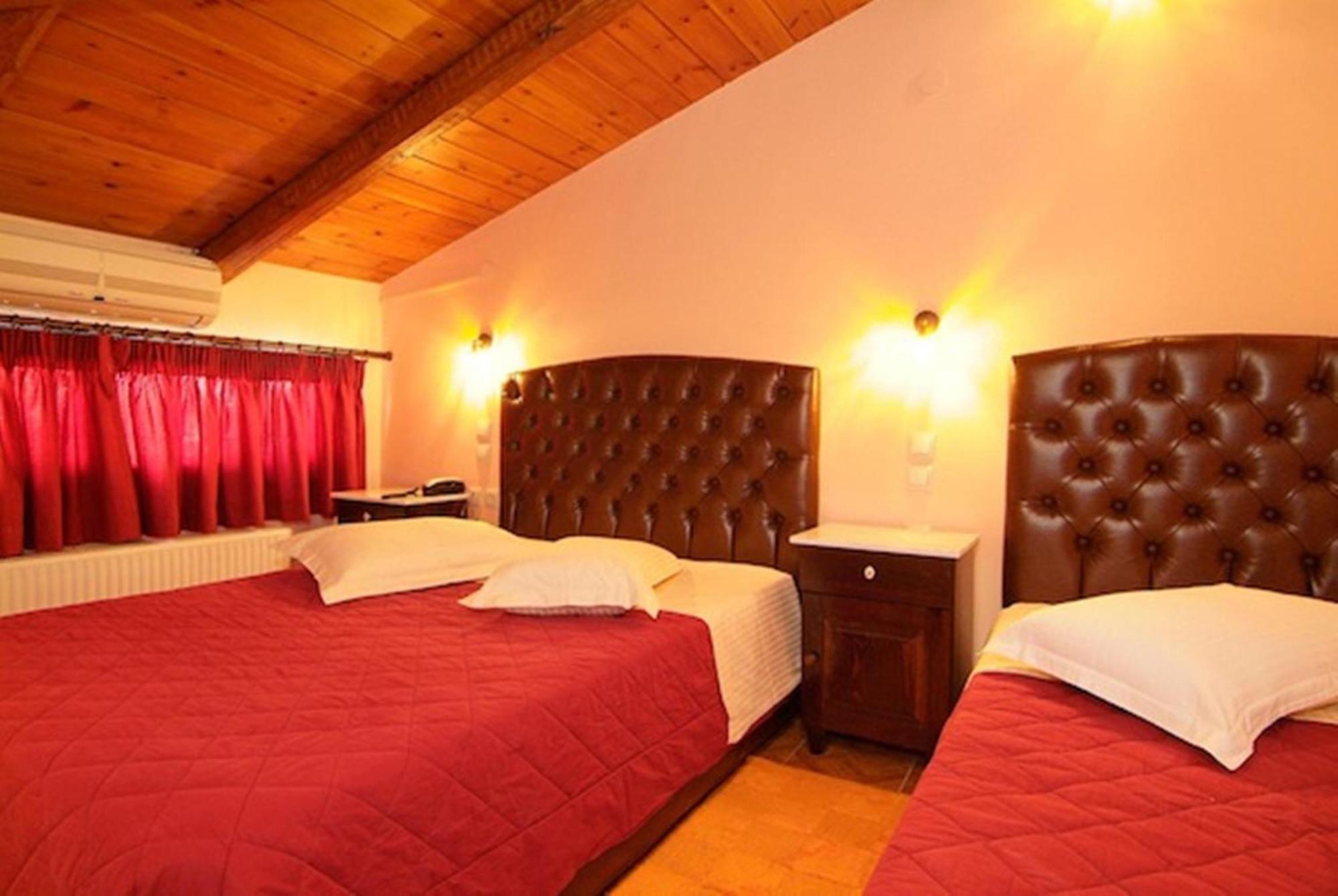 Hotel Varonos Delphi Екстер'єр фото