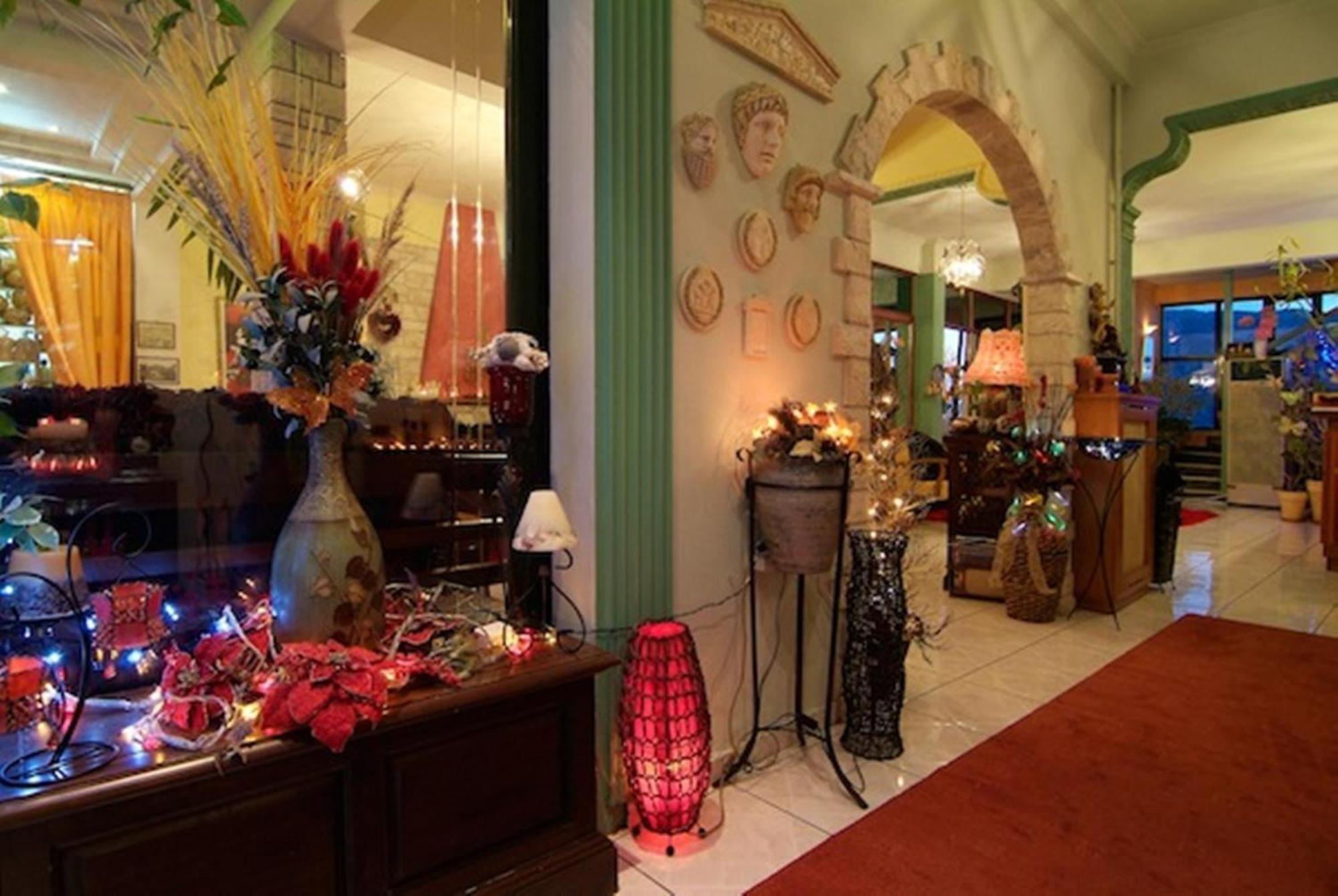 Hotel Varonos Delphi Екстер'єр фото