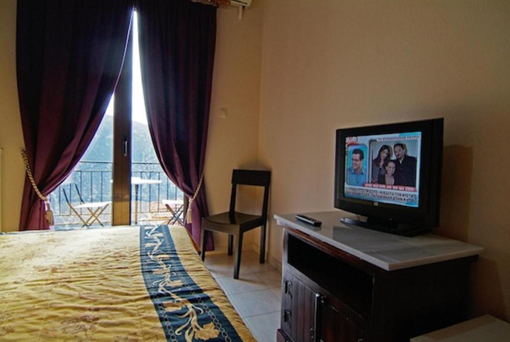 Hotel Varonos Delphi Екстер'єр фото