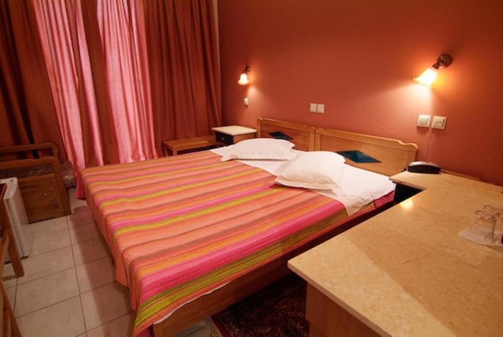 Hotel Varonos Delphi Номер фото