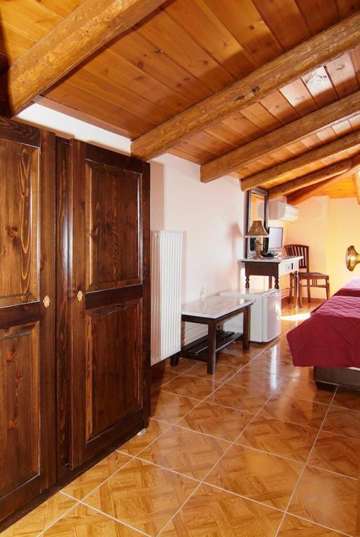 Hotel Varonos Delphi Номер фото